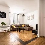 Oomph Warsaw Modern Apartment Near Nowy Swiat